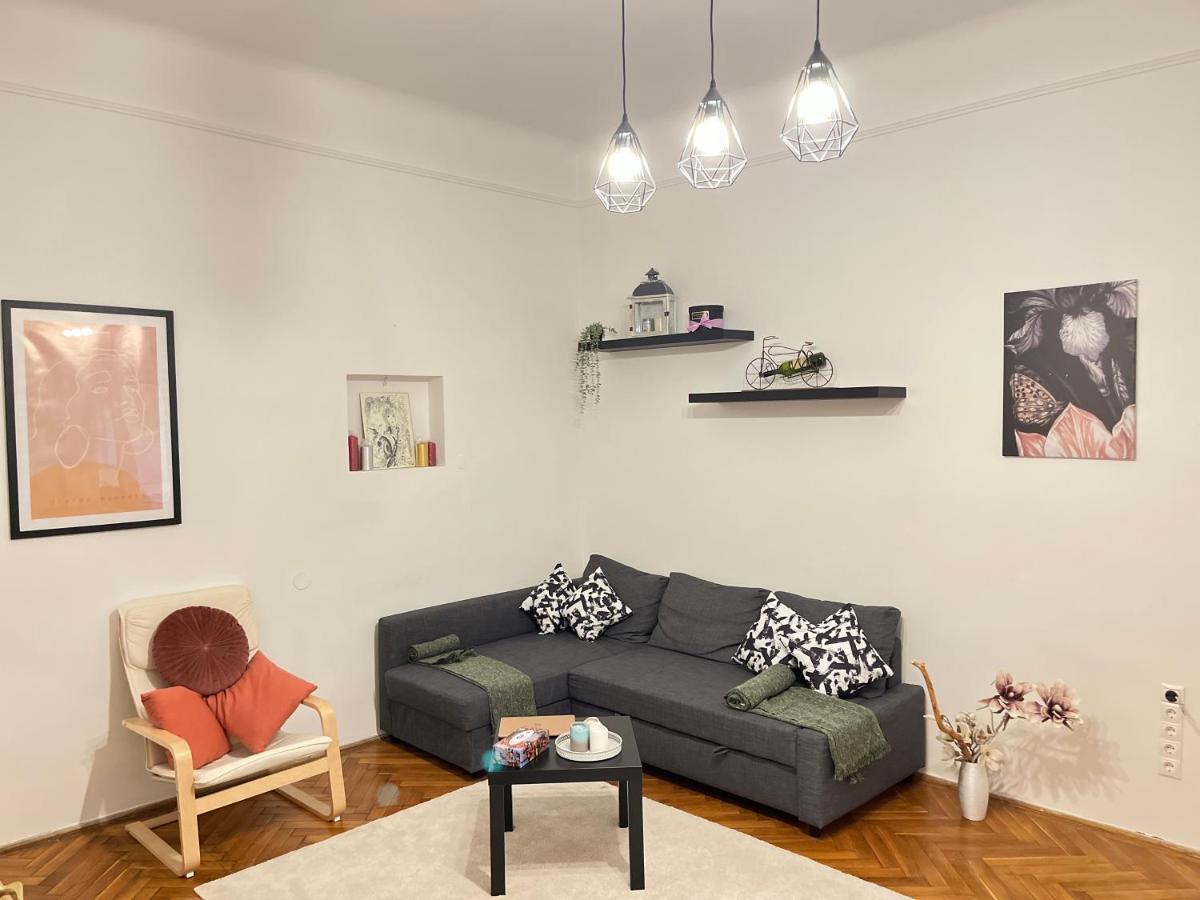 Central Residence Budapest Bagian luar foto